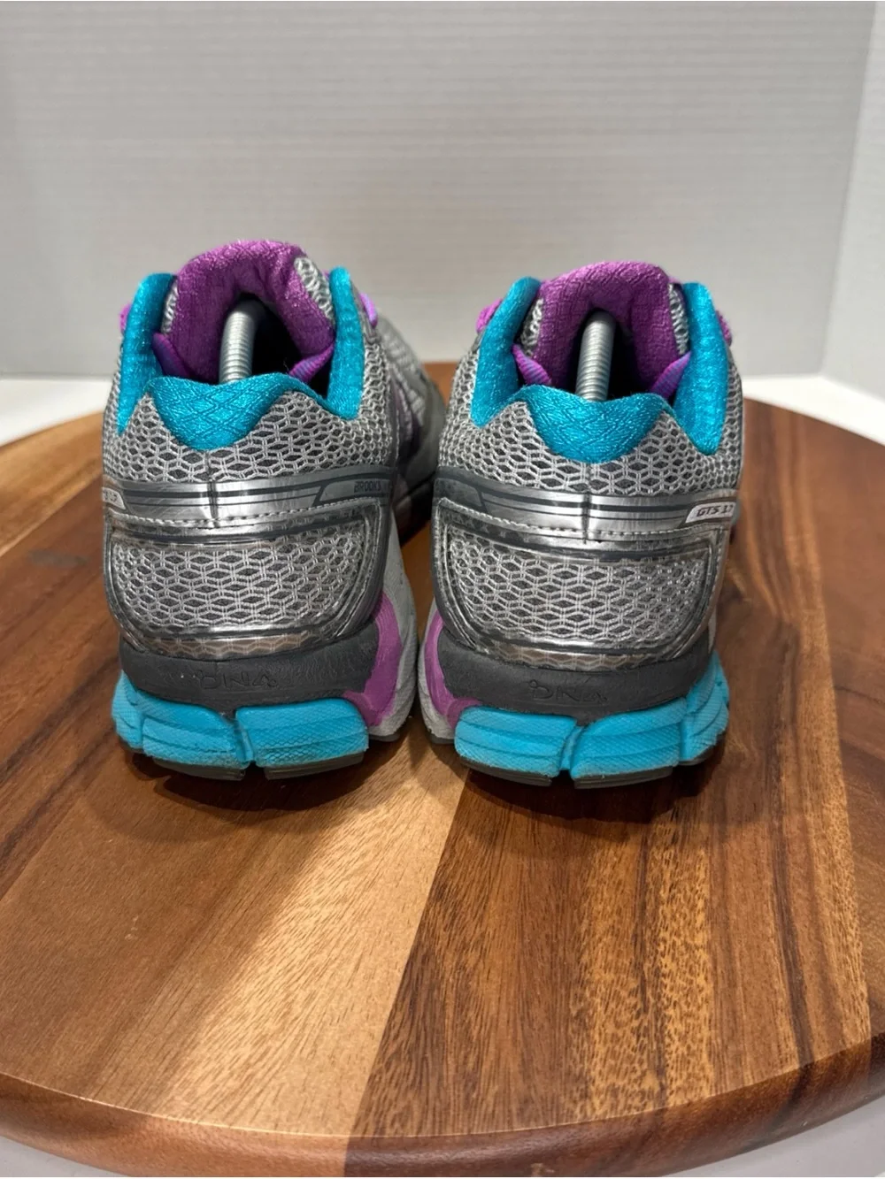 Brooks Women’s GTS 17 Running Shoes Silver Purple Blue Size 9